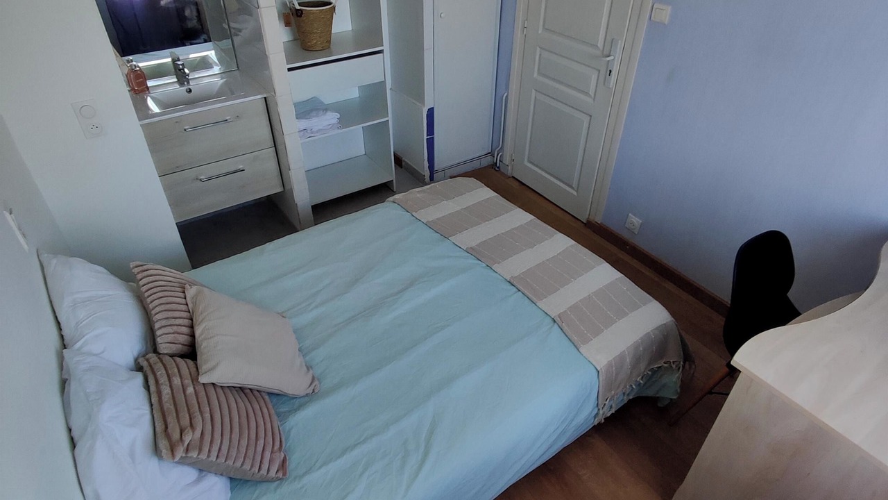 Photo of Bedroom in Belle-Beille