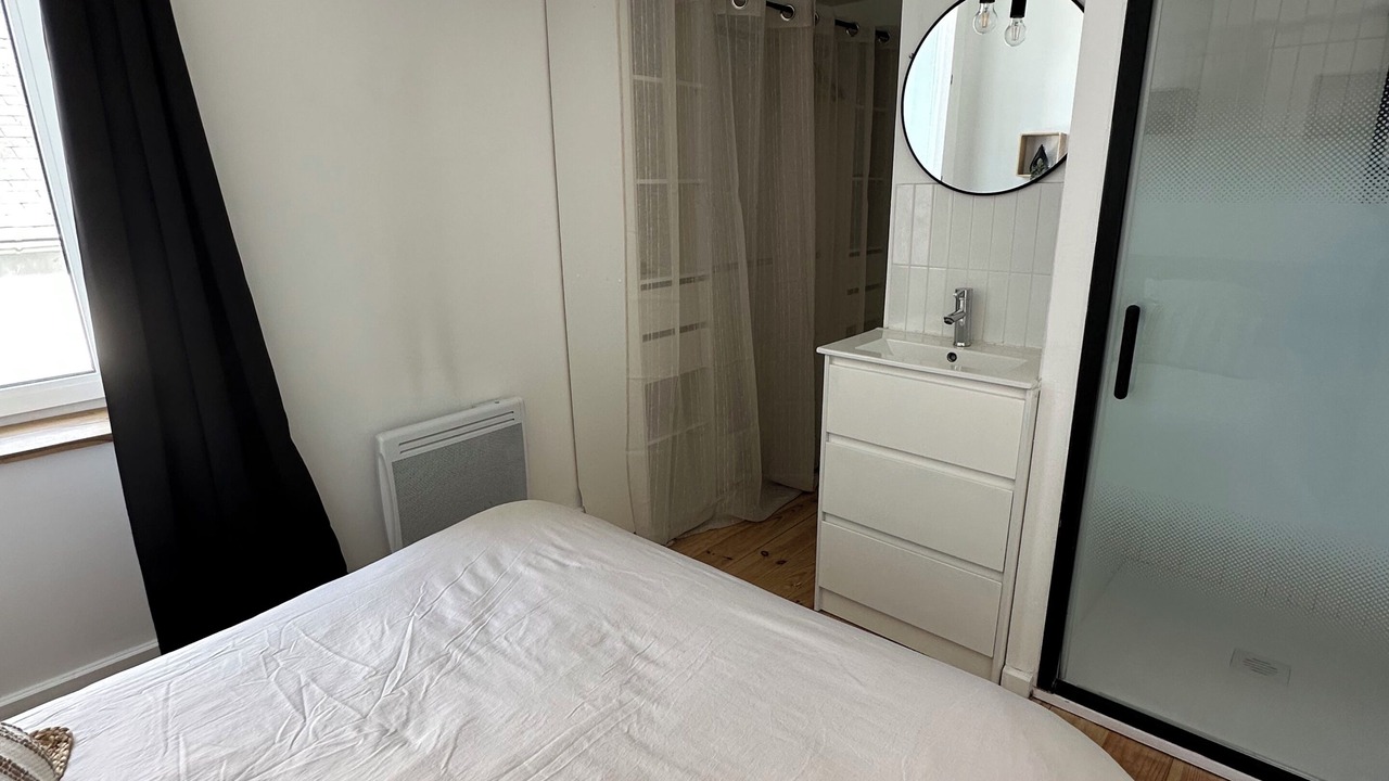 Photo of Bedroom in Brelevenez