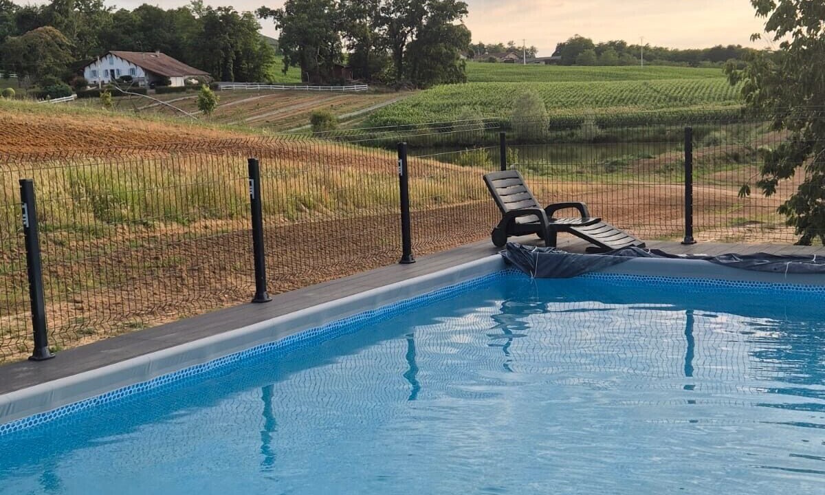 Photo of Outdoor in Caupenne