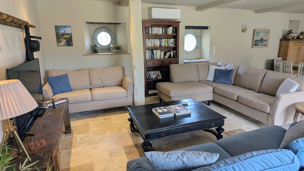 Photo of Livingroom in Castelnau-Riviere-Basse
