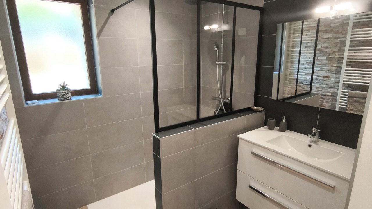 Photo of Bathroom in Larcan