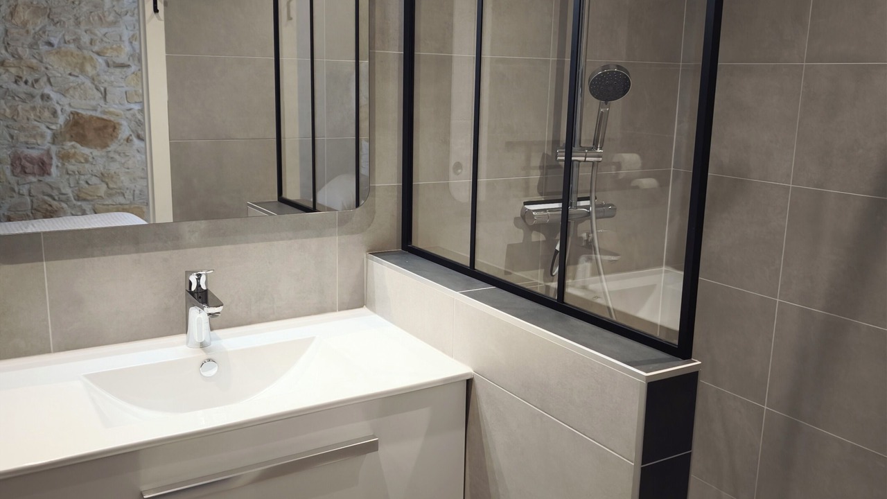 Photo of Bathroom in Larcan