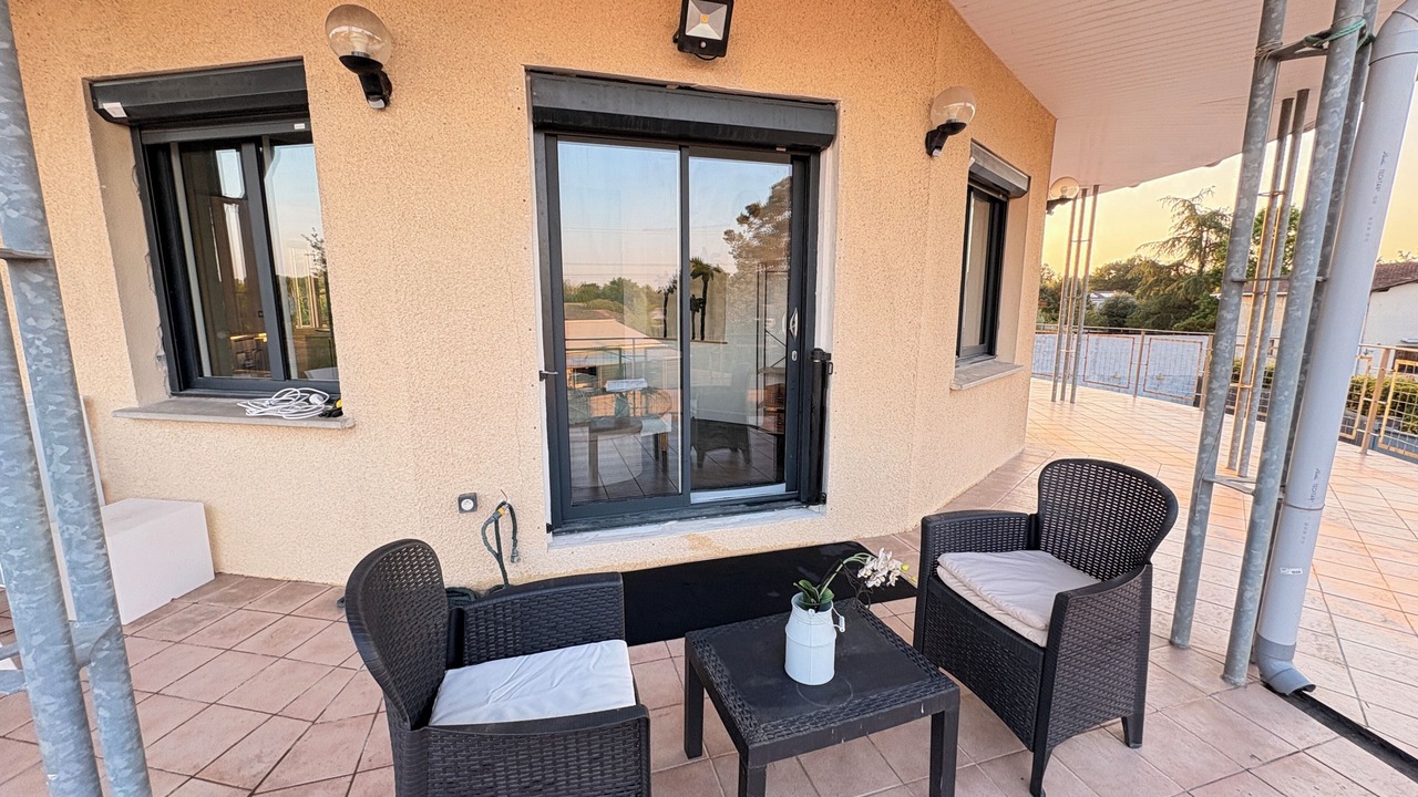Photo of Patio Balcony in Ambares-et-Lagrave