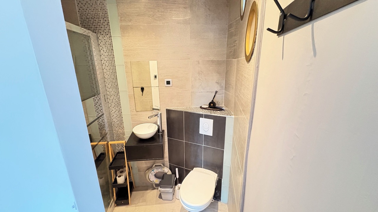 Photo of Bathroom in Ambares-et-Lagrave