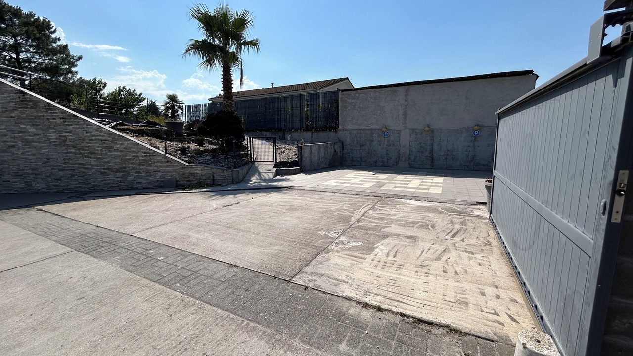 Photo of Outdoor in Ambares-et-Lagrave