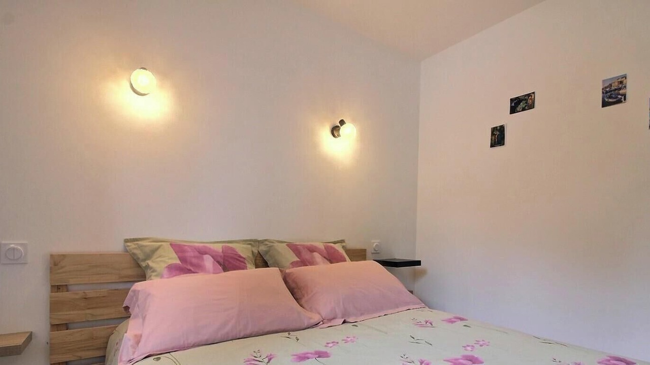 Photo of Bedroom in Plelo