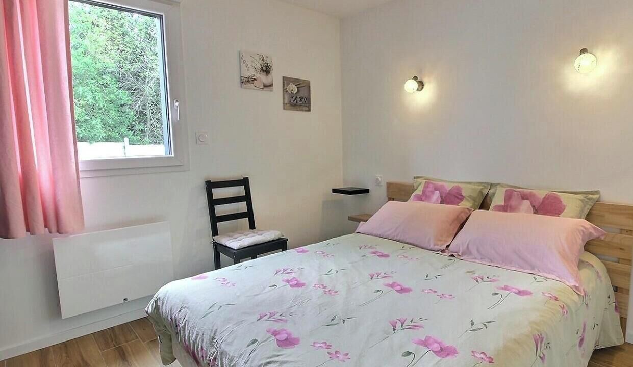Photo of Bedroom in Plelo