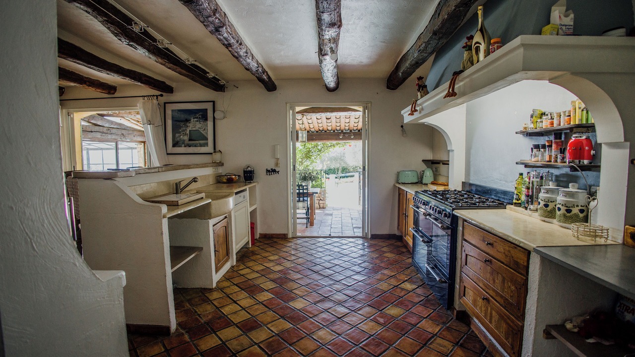 Photo of Kitchen in Saint-Cezaire-sur-Siagne