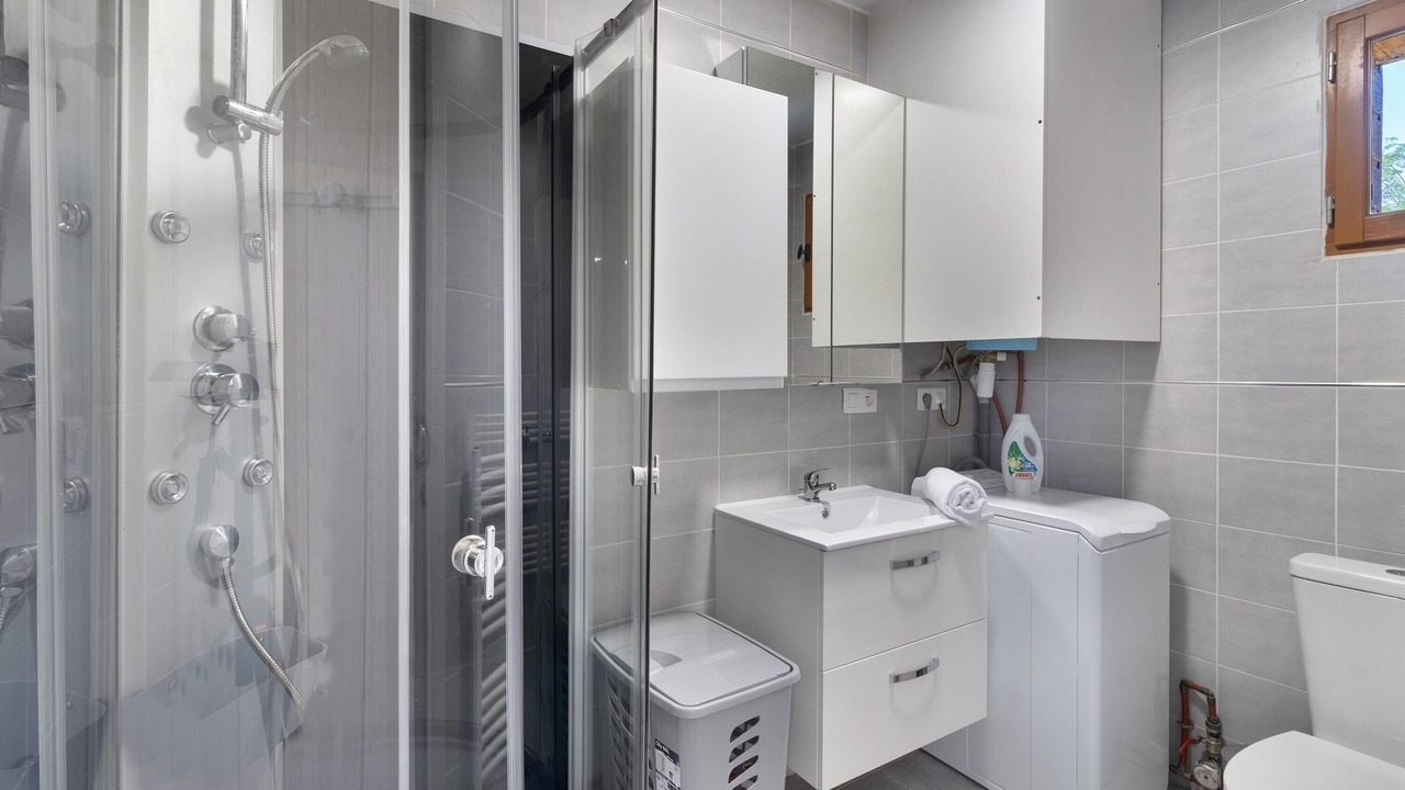 Photo of Bathroom in Thenon