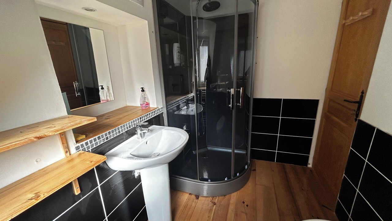 Photo of Bathroom in Heches