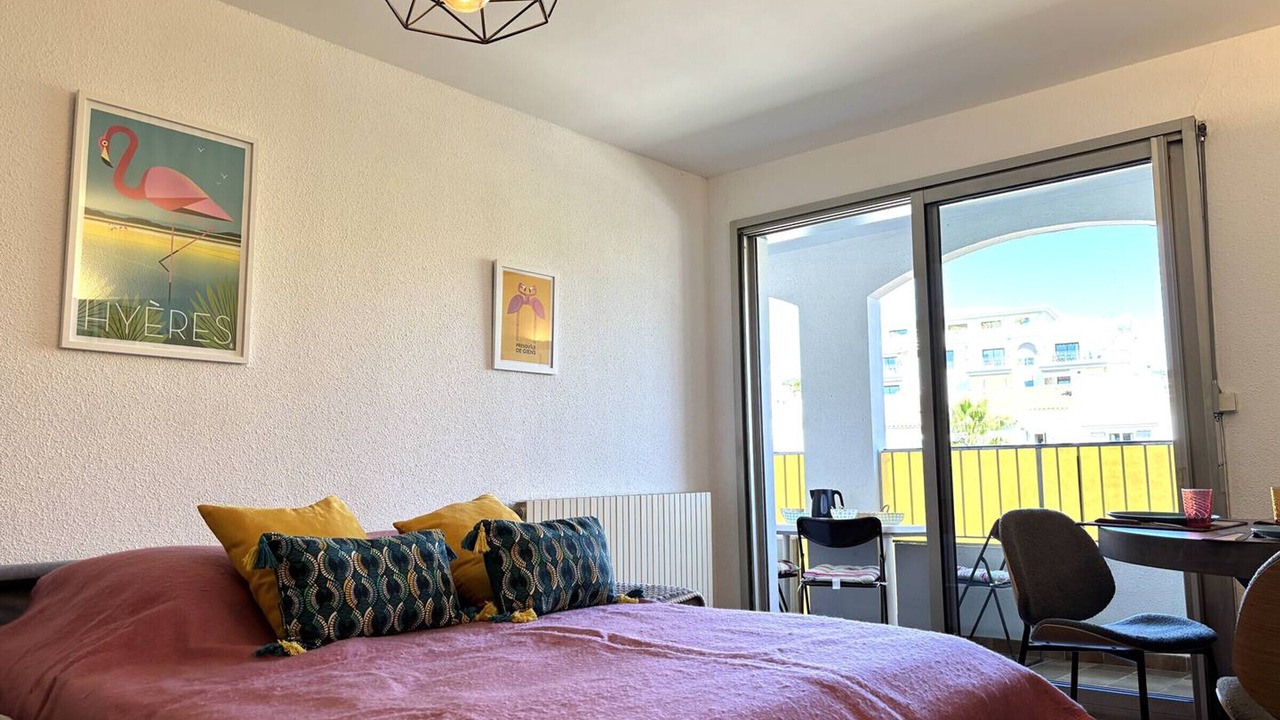Photo of Bedroom in Hyeres City Centre