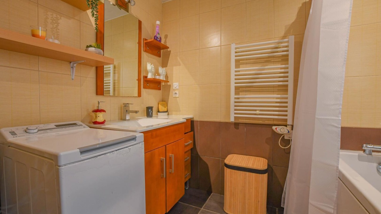 Photo of Bathroom in La Loge-aux-Chevres
