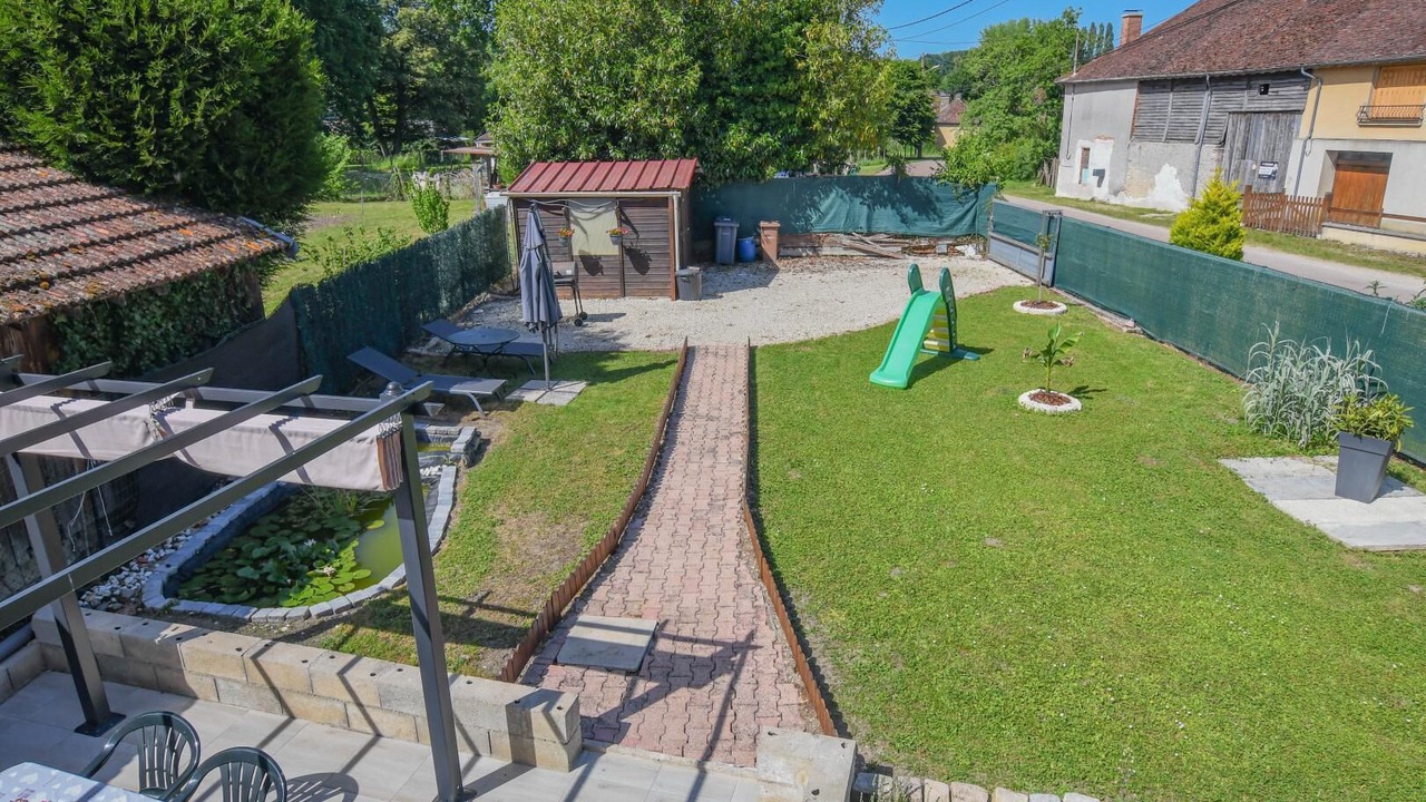 Photo of Patio Balcony in La Loge-aux-Chevres