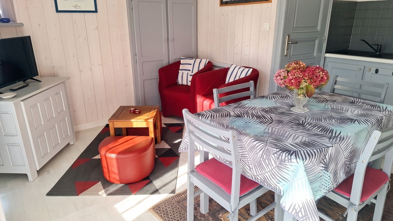Photo of Livingroom in Tredrez-Locquemeau