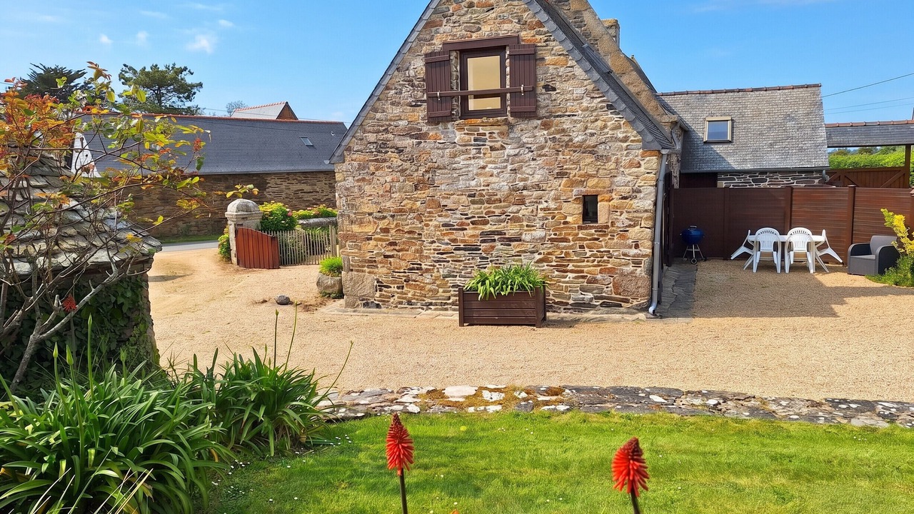 Photo of Outdoor in Tredrez-Locquemeau