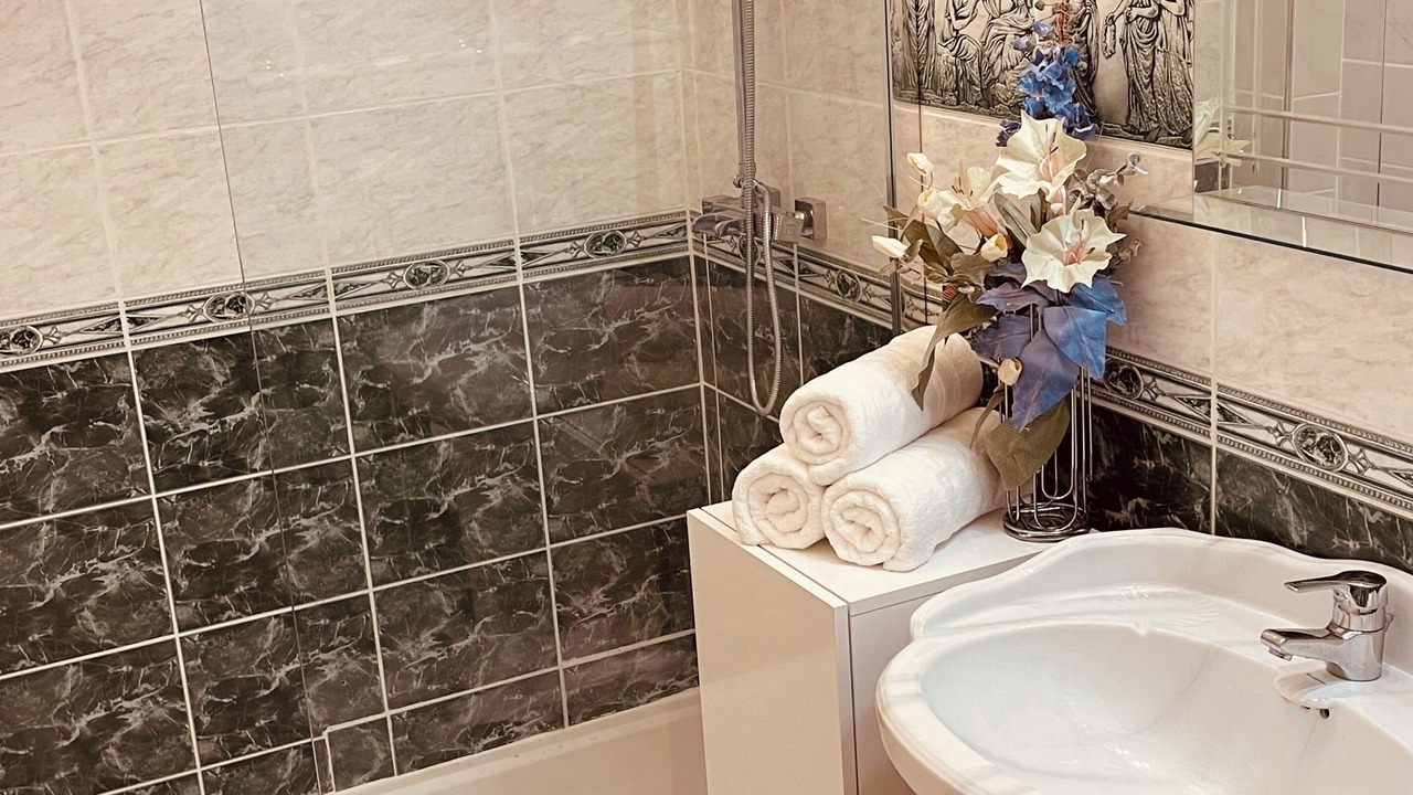Photo of Bathroom in Gastins