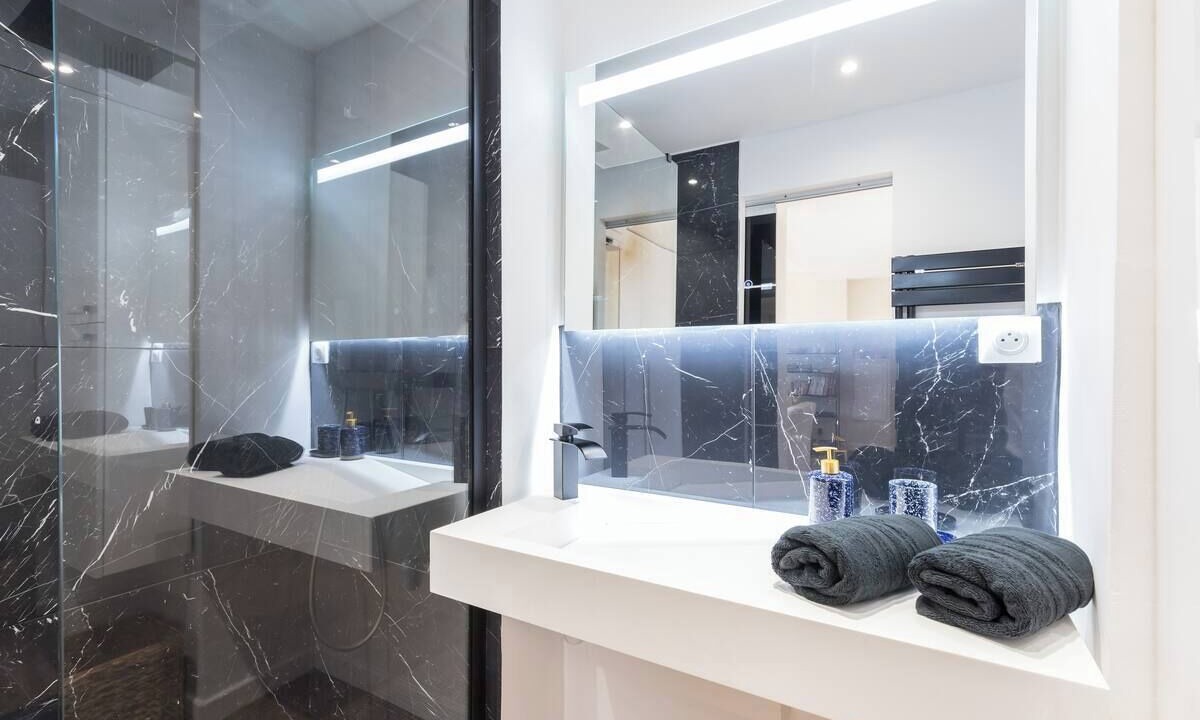 Photo of Bathroom in Vernier