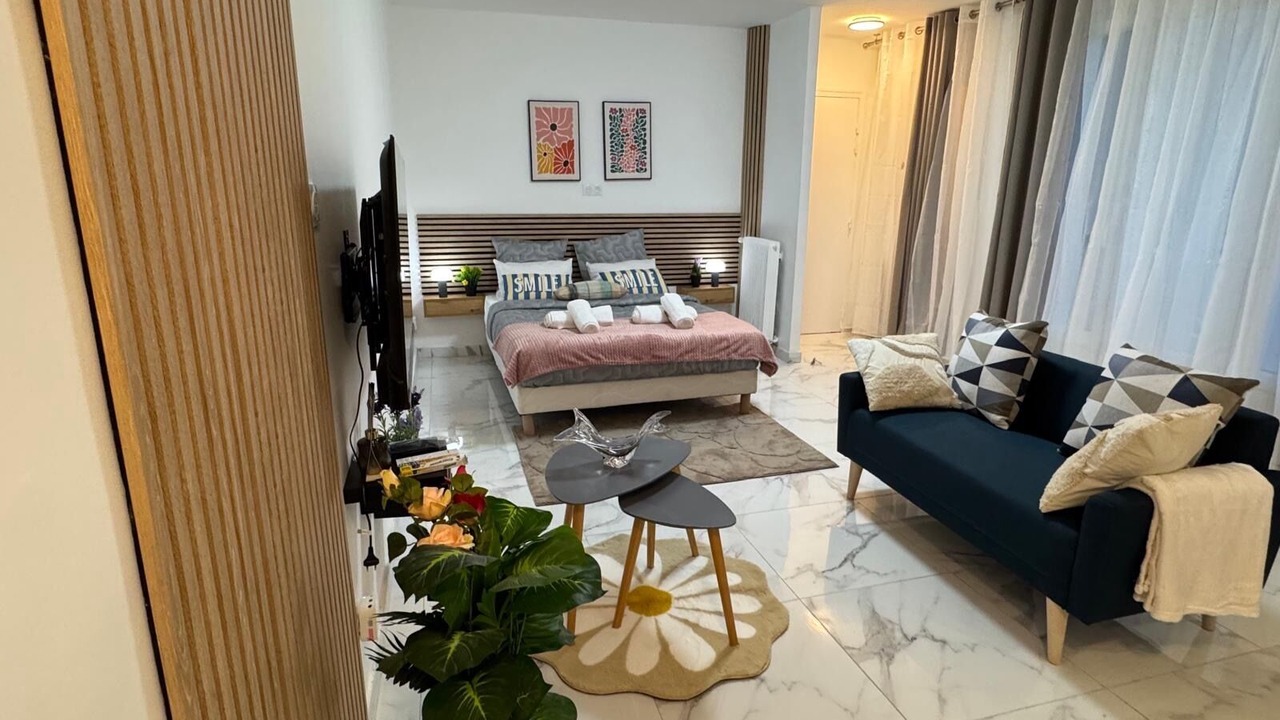 Photo of Bedroom in Troyes