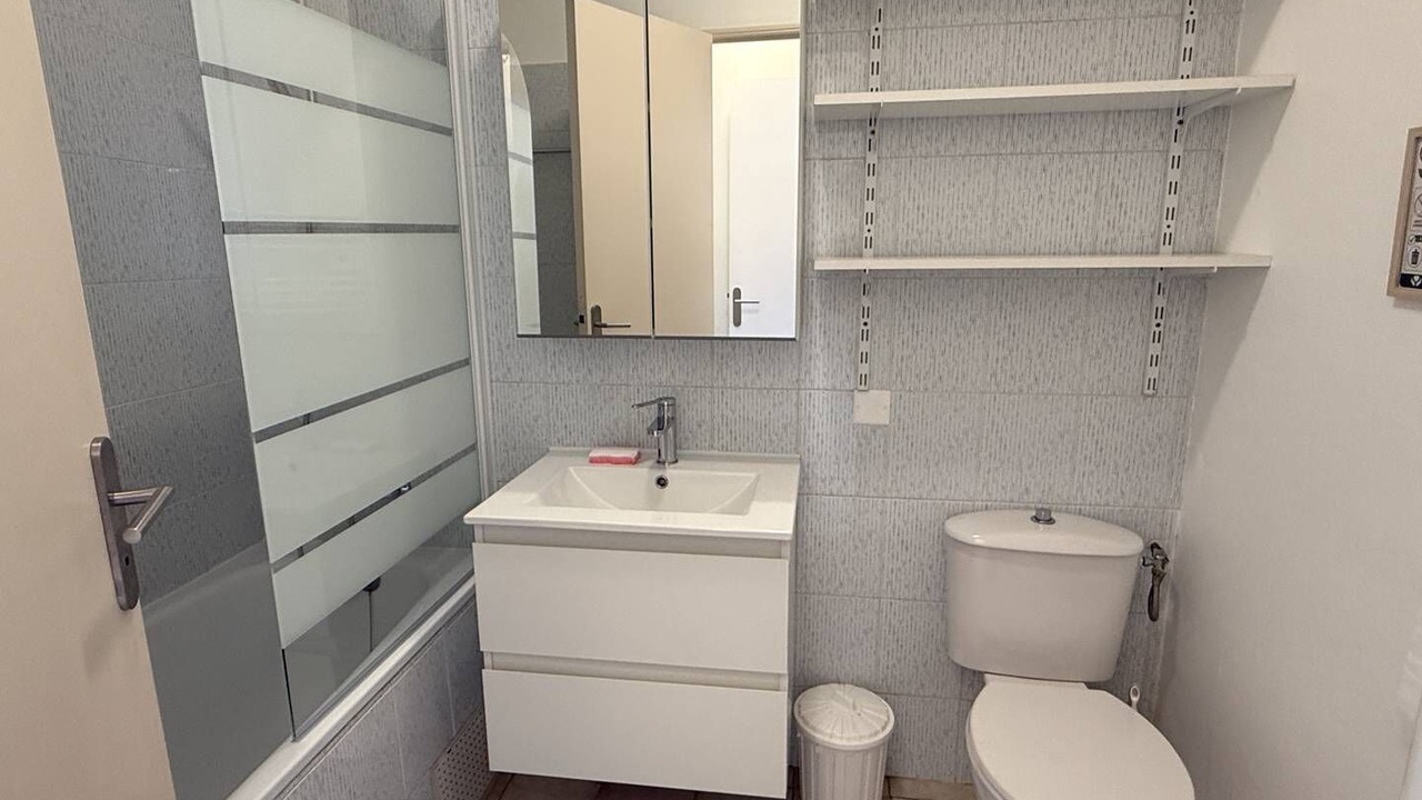 Photo of Bathroom in Matignon