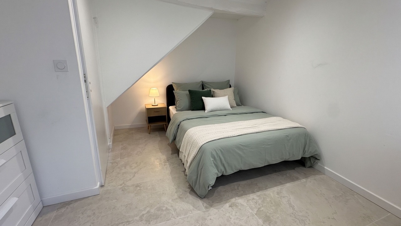 Photo of Bedroom in Faubourg