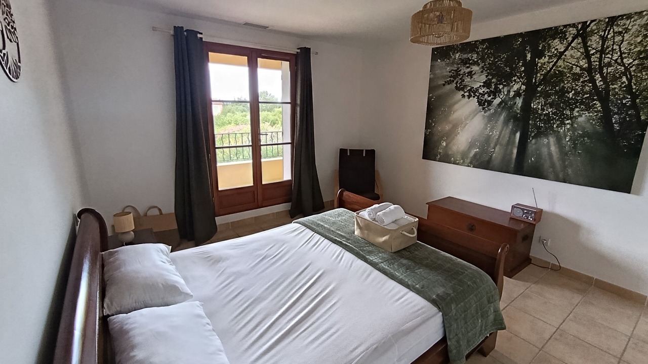 Photo of Bedroom in Sernhac