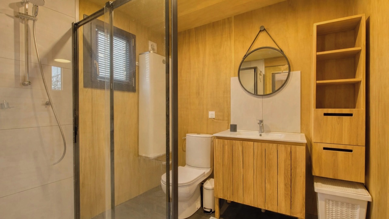 Photo of Bathroom in Bernecourt