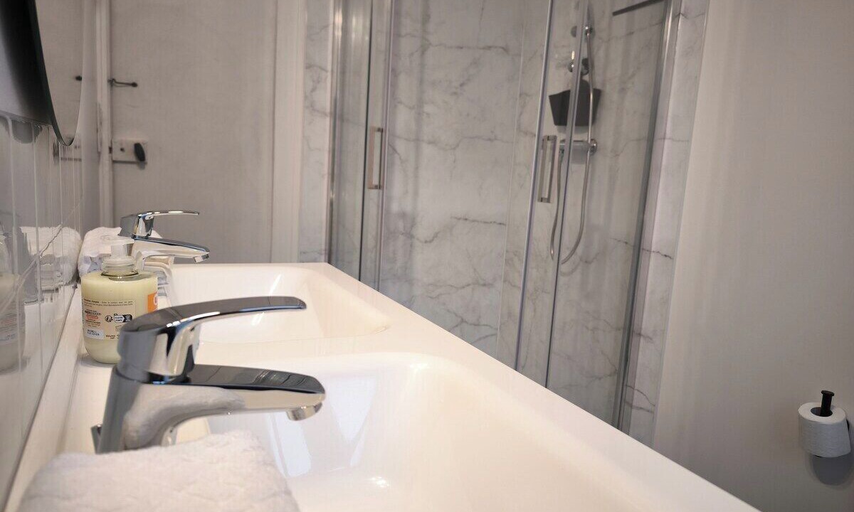 Photo of Bathroom in Nord - Gare