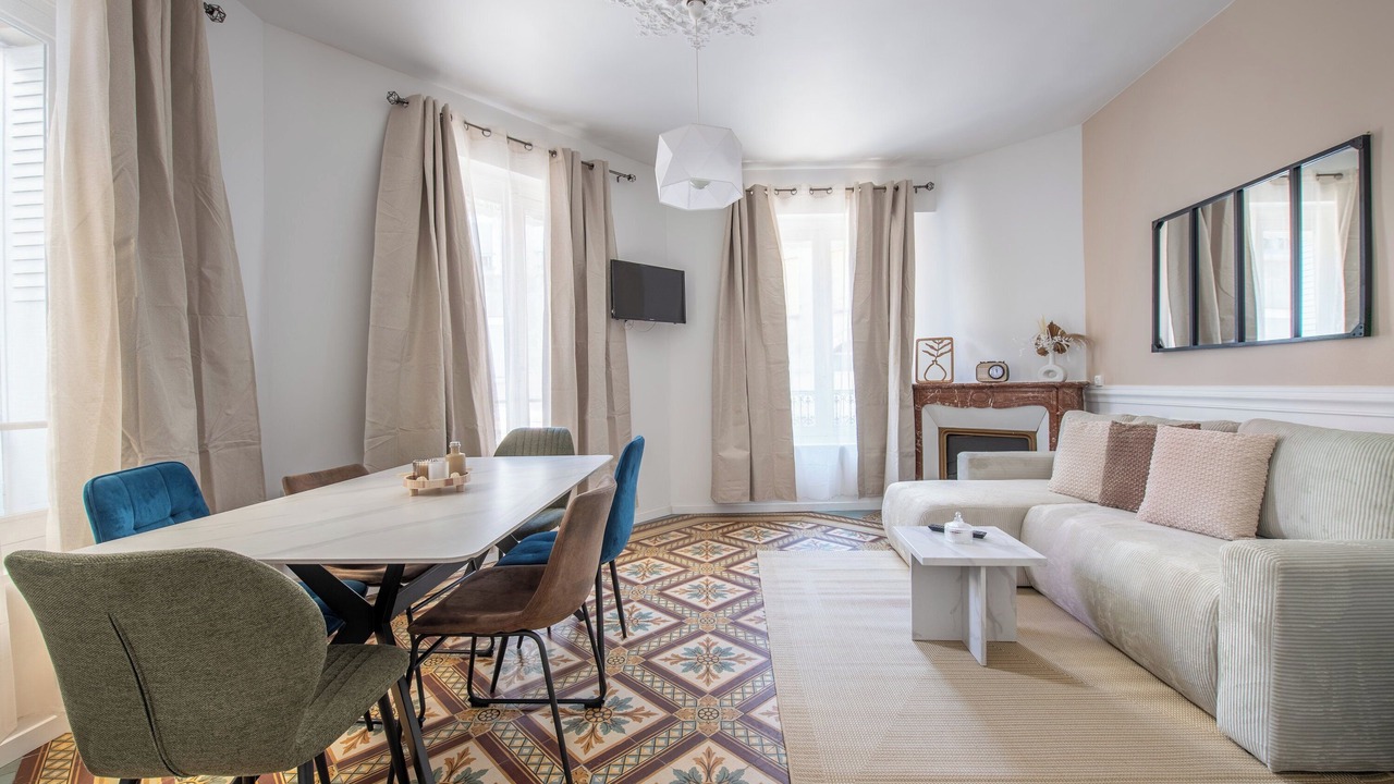 Photo of Livingroom in Villeneuve-la-Guyard