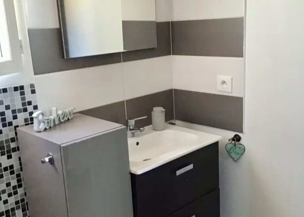 Photo of Bathroom in Ollioules