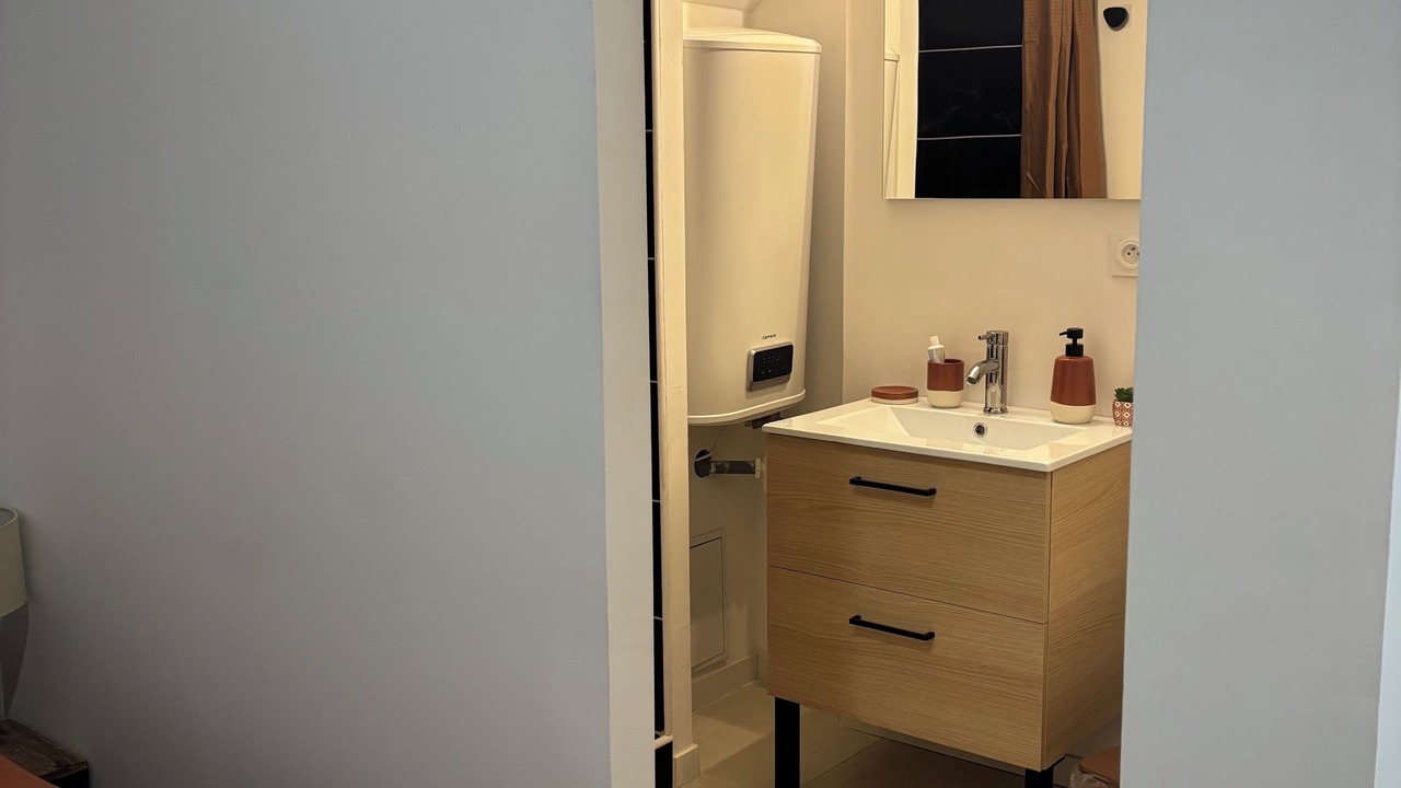 Photo of Bedroom in Faubourg