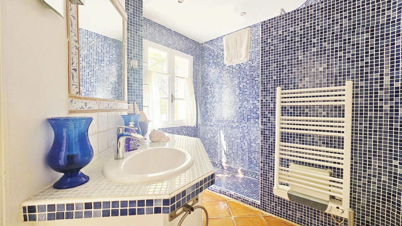 Photo of Bathroom in Montferrat