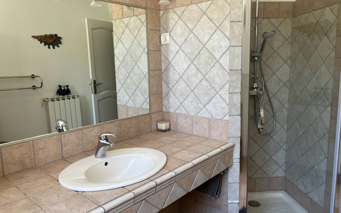 Photo of Bathroom in Cuers