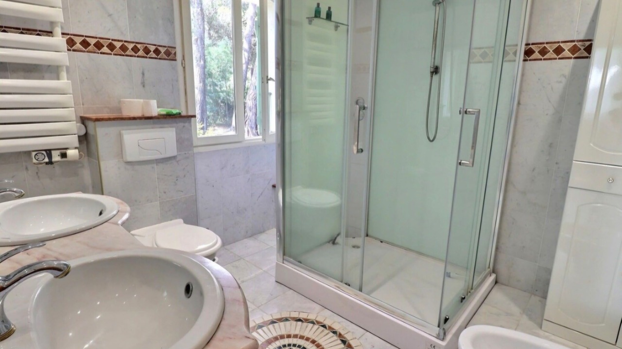 Photo of Bathroom in La Bouverie