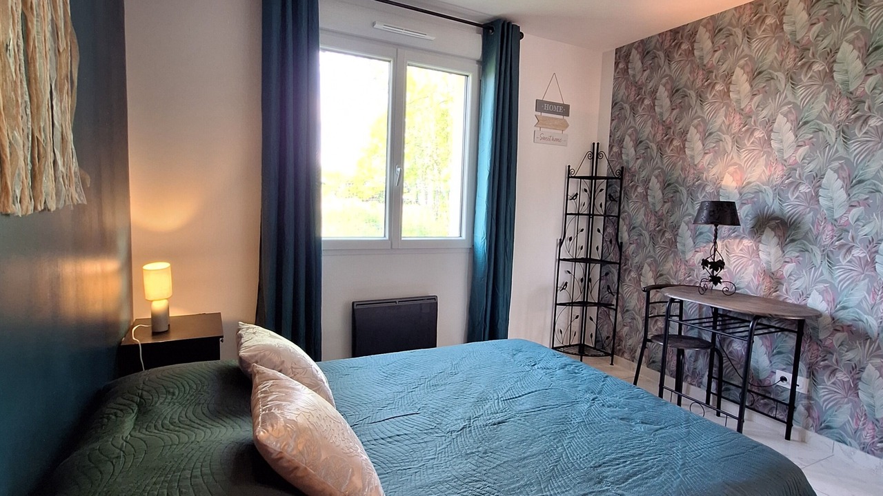 Photo of Bedroom in Chatillon-sur-Broue