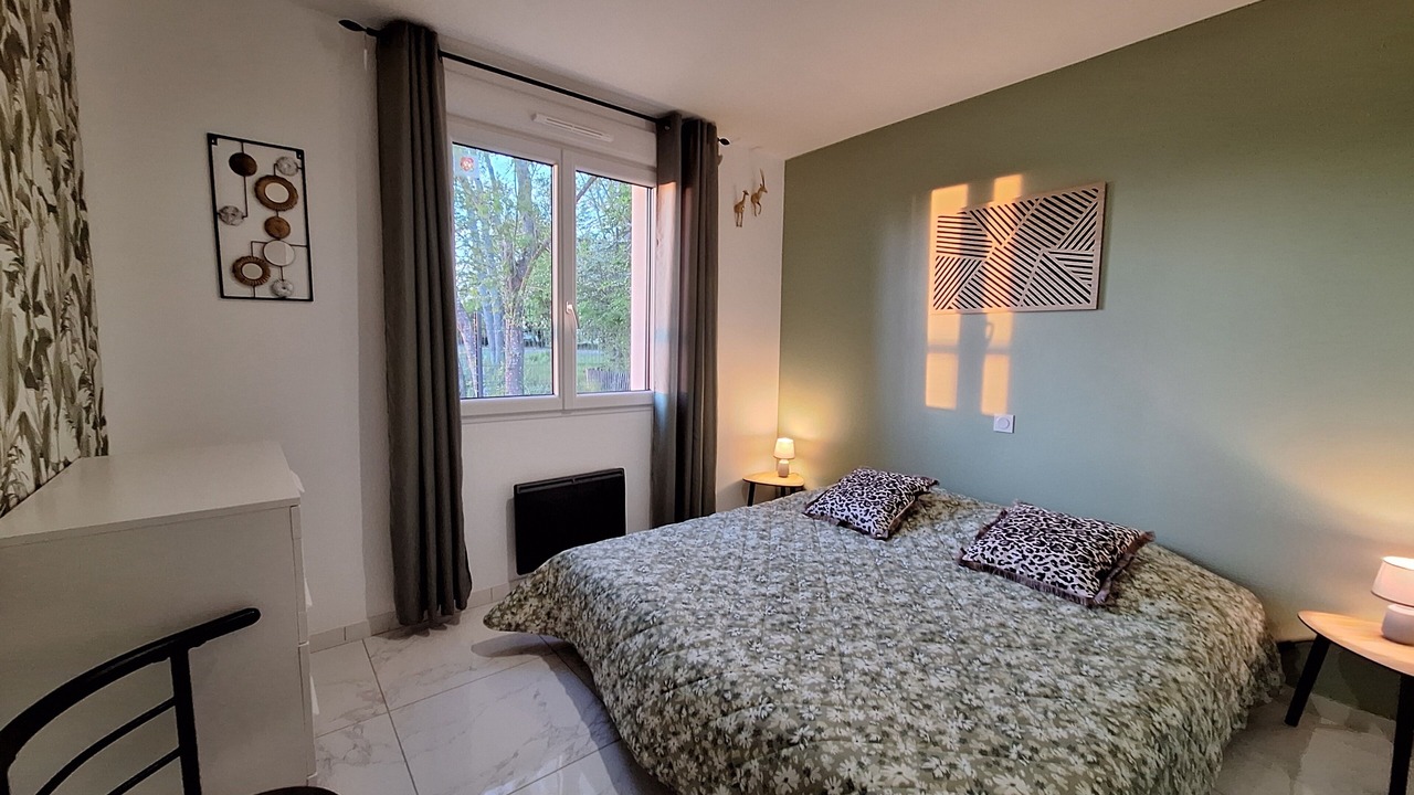 Photo of Bedroom in Chatillon-sur-Broue