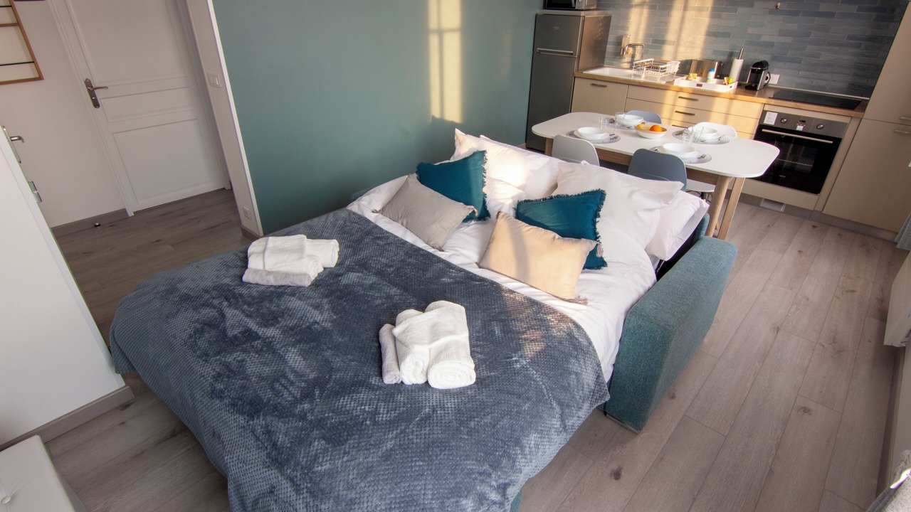 Photo of Bedroom in Chalons-en-Champagne