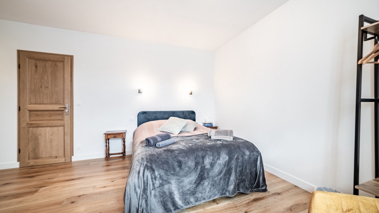 Photo of Bedroom in Excenevex