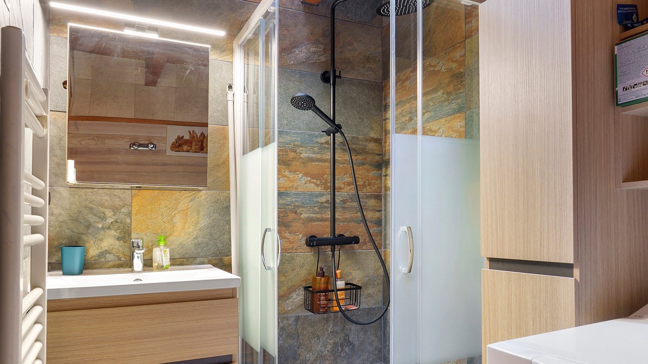 Photo of Bathroom in Viscos