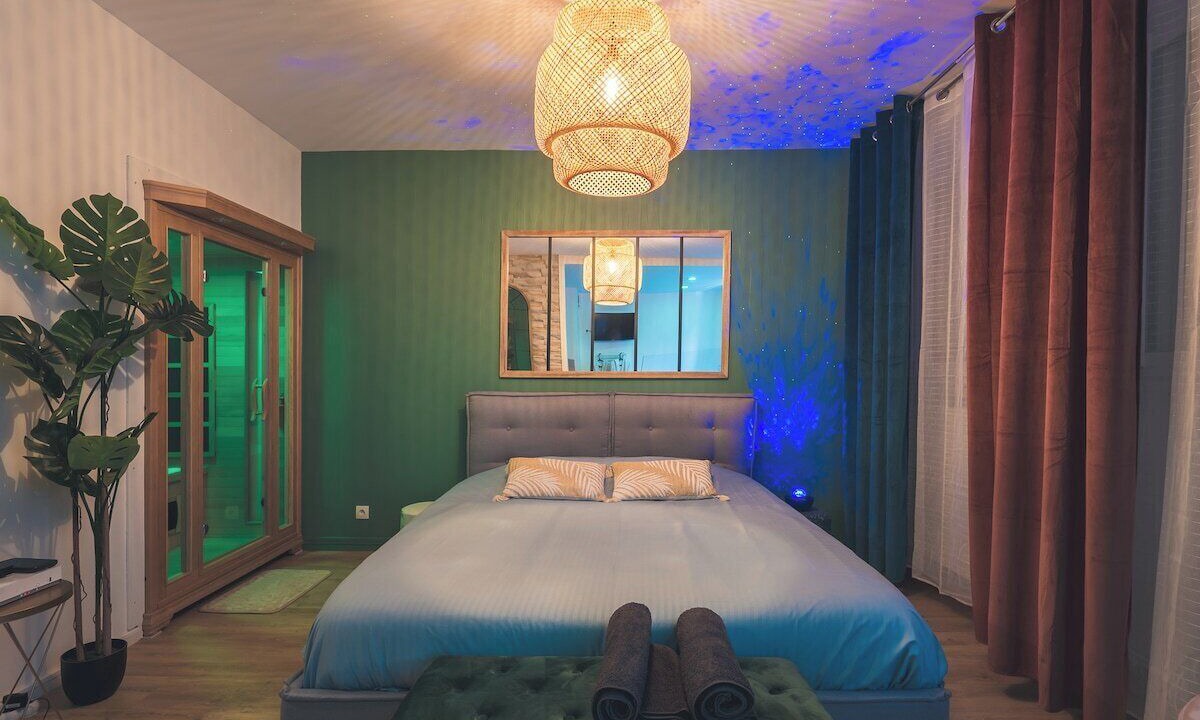 Photo of Bedroom in Republique