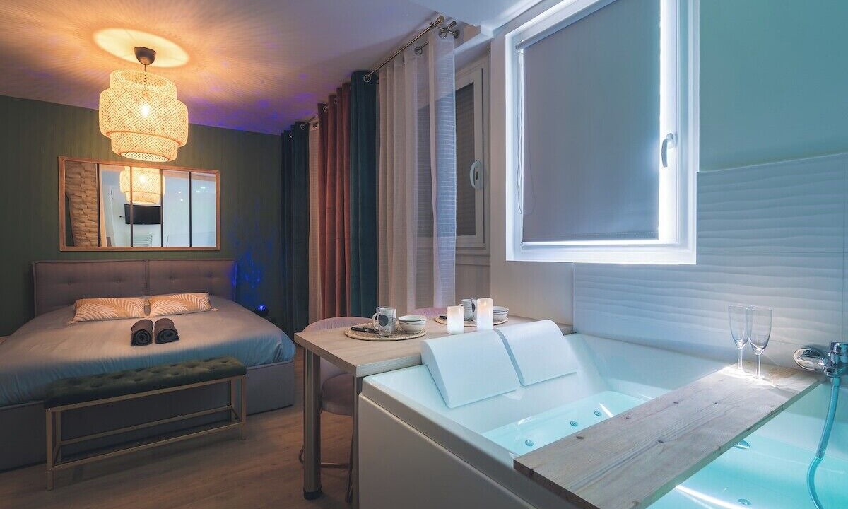 Photo of Bedroom in Republique