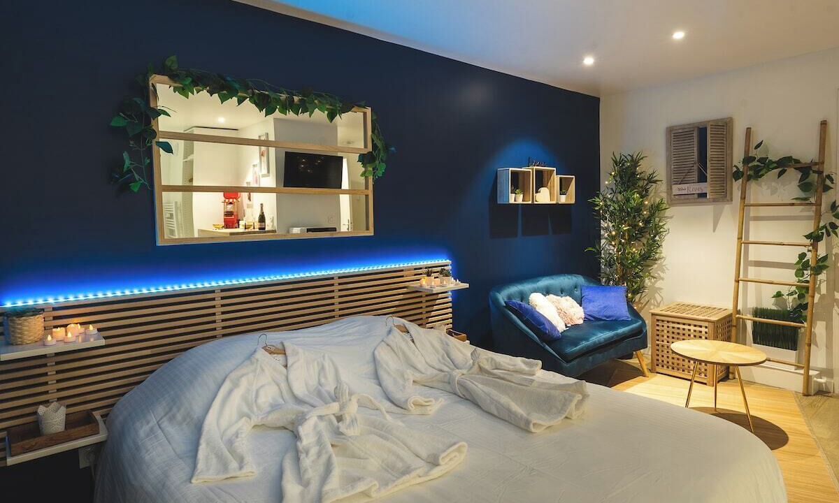 Photo of Bedroom in Republique