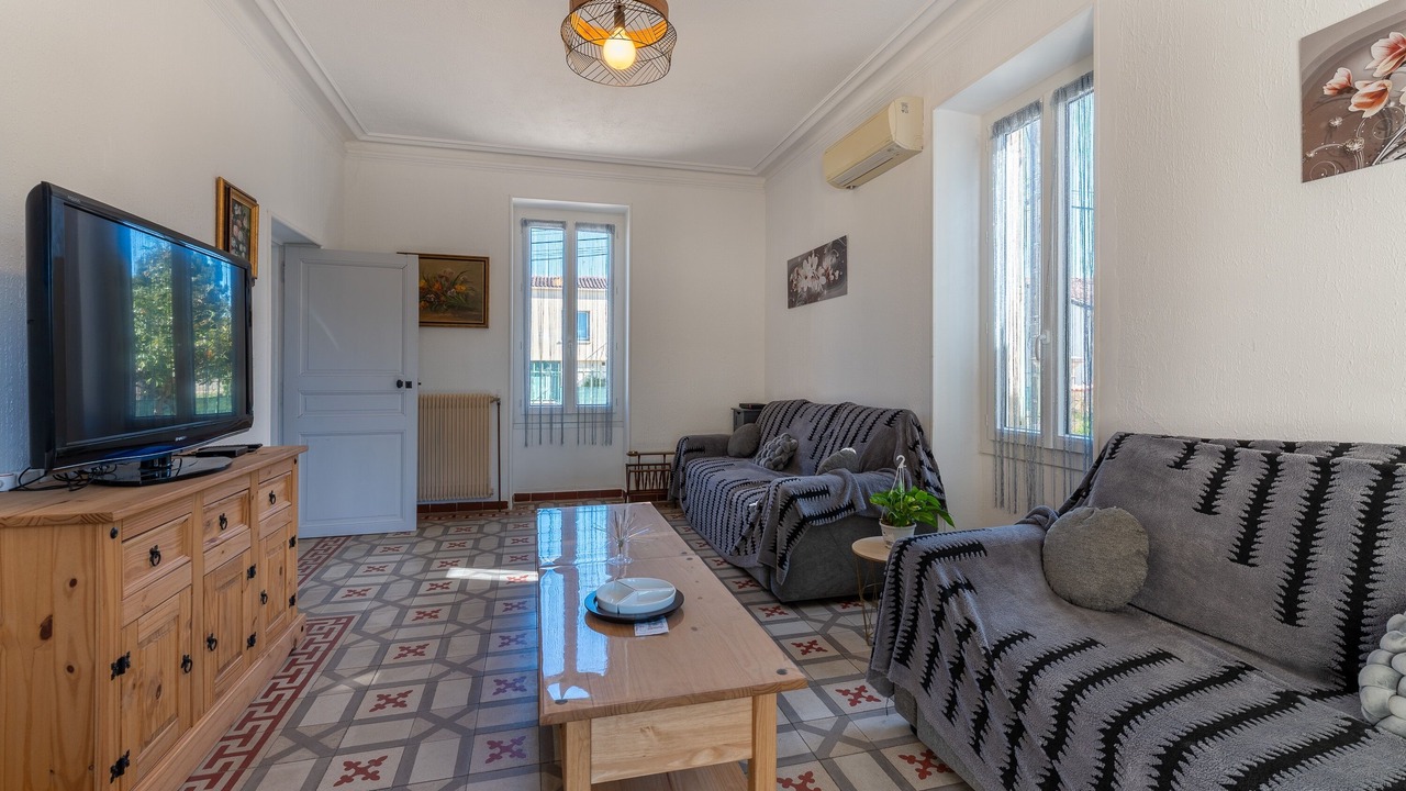 Photo of Livingroom in Saint-Laurent-La-Vernede