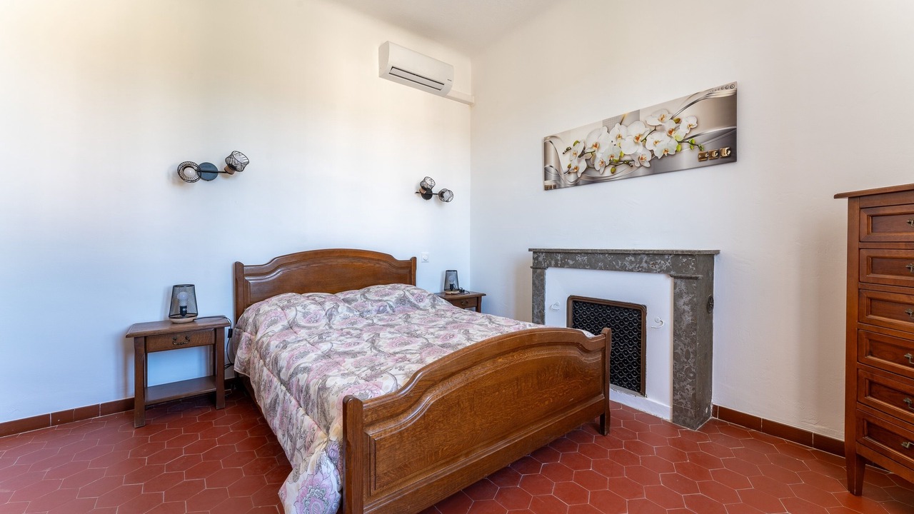 Photo of Bedroom in Saint-Laurent-La-Vernede