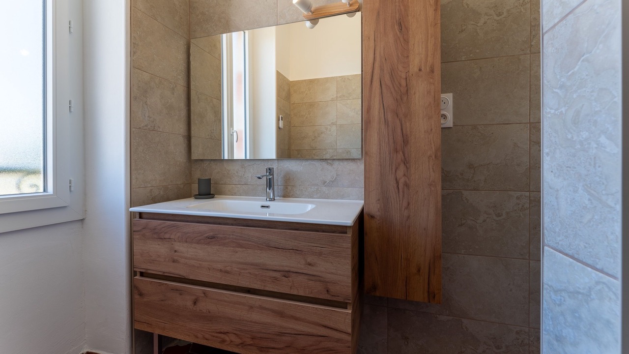 Photo of Bathroom in Saint-Laurent-La-Vernede