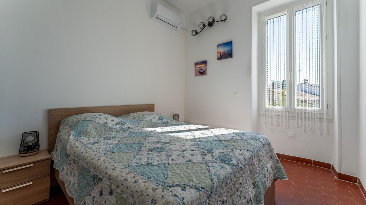 Photo of Bedroom in Saint-Laurent-La-Vernede