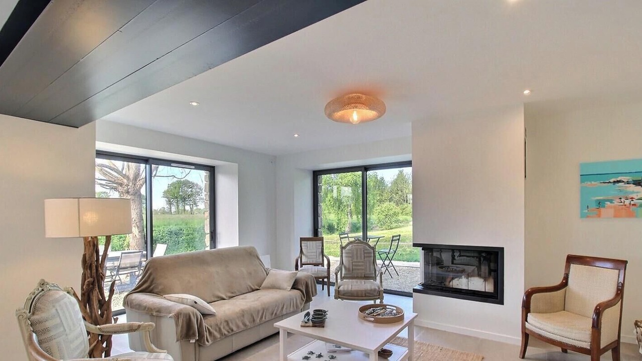 Photo of Livingroom in Saint-Lormel