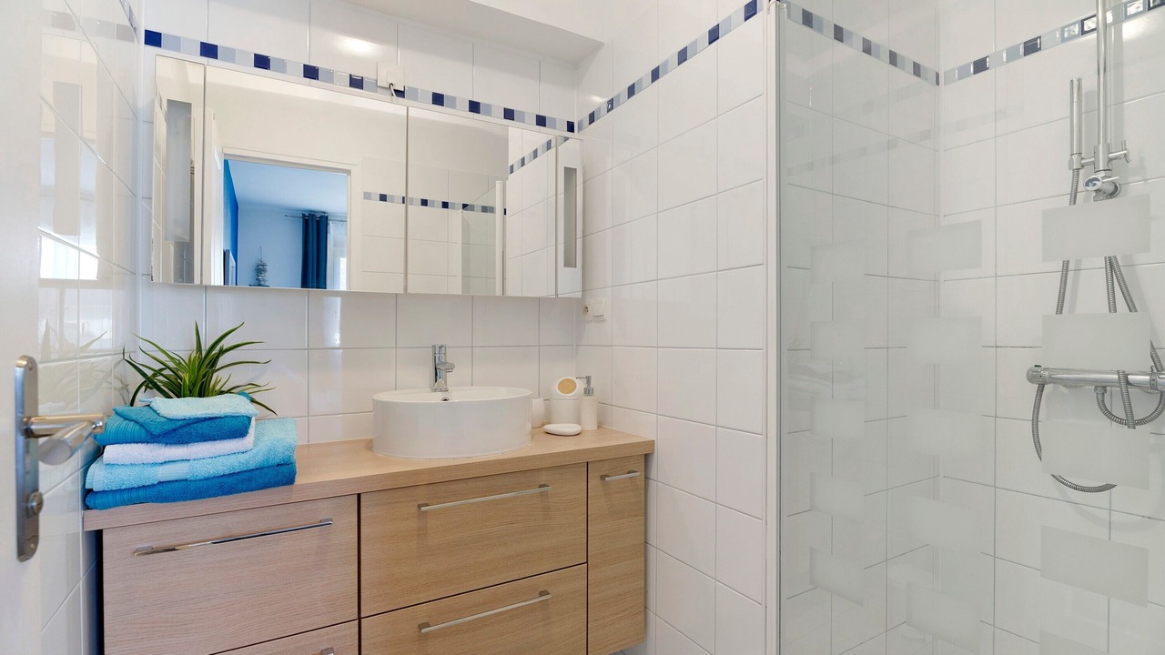 Photo of Bathroom in Saint-Samson-sur-Rance