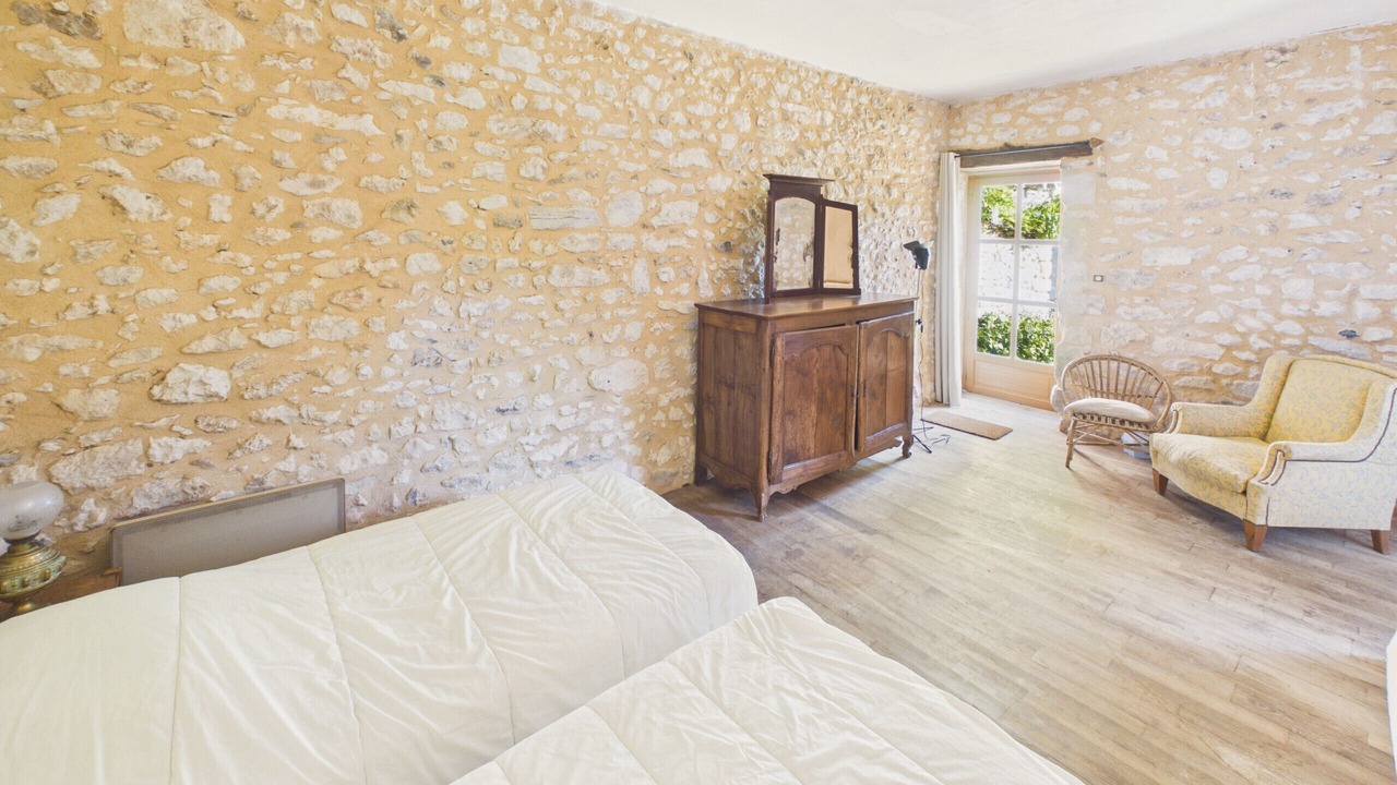 Photo of Bedroom in Thenon