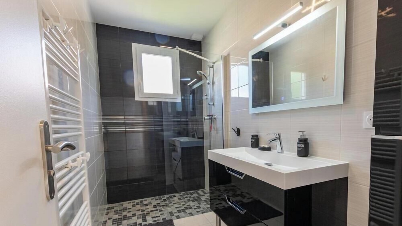 Photo of Bathroom in Saint-Germain-la-Ville