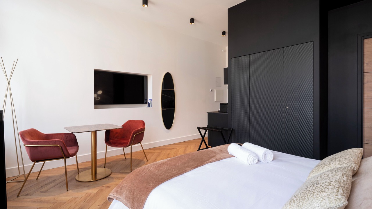 Photo of Bedroom in Saint Nicolas - Charles III - Ville vieille - Trois Maisons - Leopold